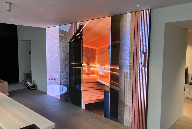 Tela LED interna C-Max P1.86, P2.5 para escritórios no Reino Unido